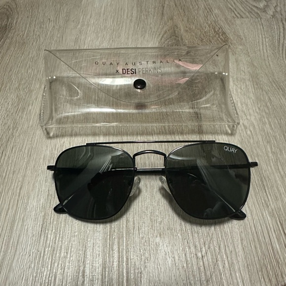 Quay Aviator Sunglasses - Picture 1 of 7
